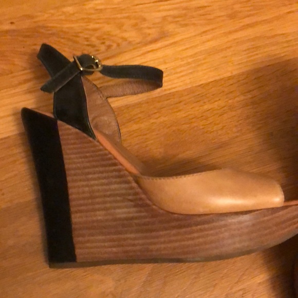 🎉Host Pick🎉 Like New Leather wedge open toe shoe - Picture 3 of 7